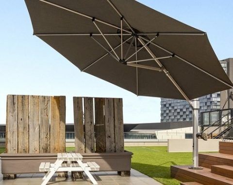 Eclipse-Cantilever-Umbrella-in-Smoked-Tweed-min