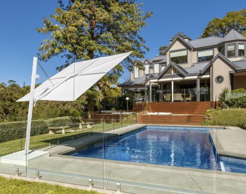 Versa UX cantilever umbrella in Architecture