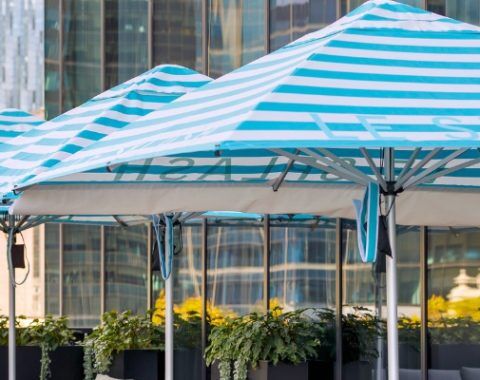 Outdoor umbrella gutter