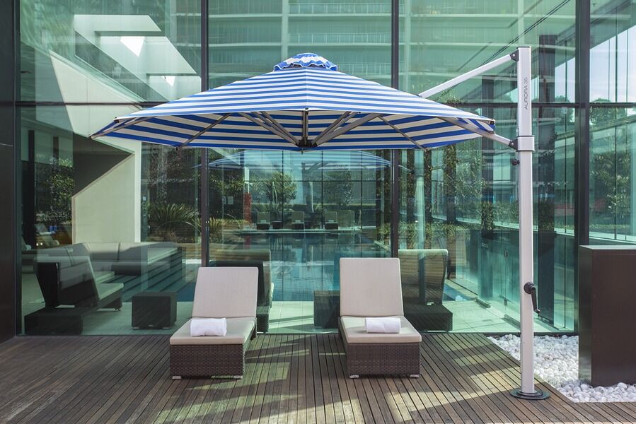 Aurora Commercial Cantilever